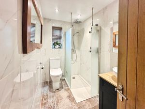 SEAVIEW ROAD- click for photo gallery